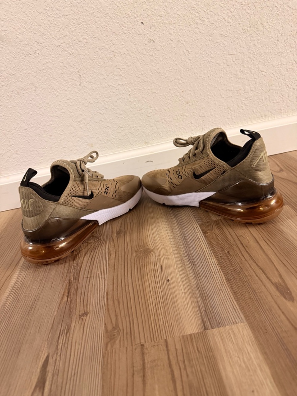 Nike women’s Sneakers - Brown/Black/White - Picture 6 of 6